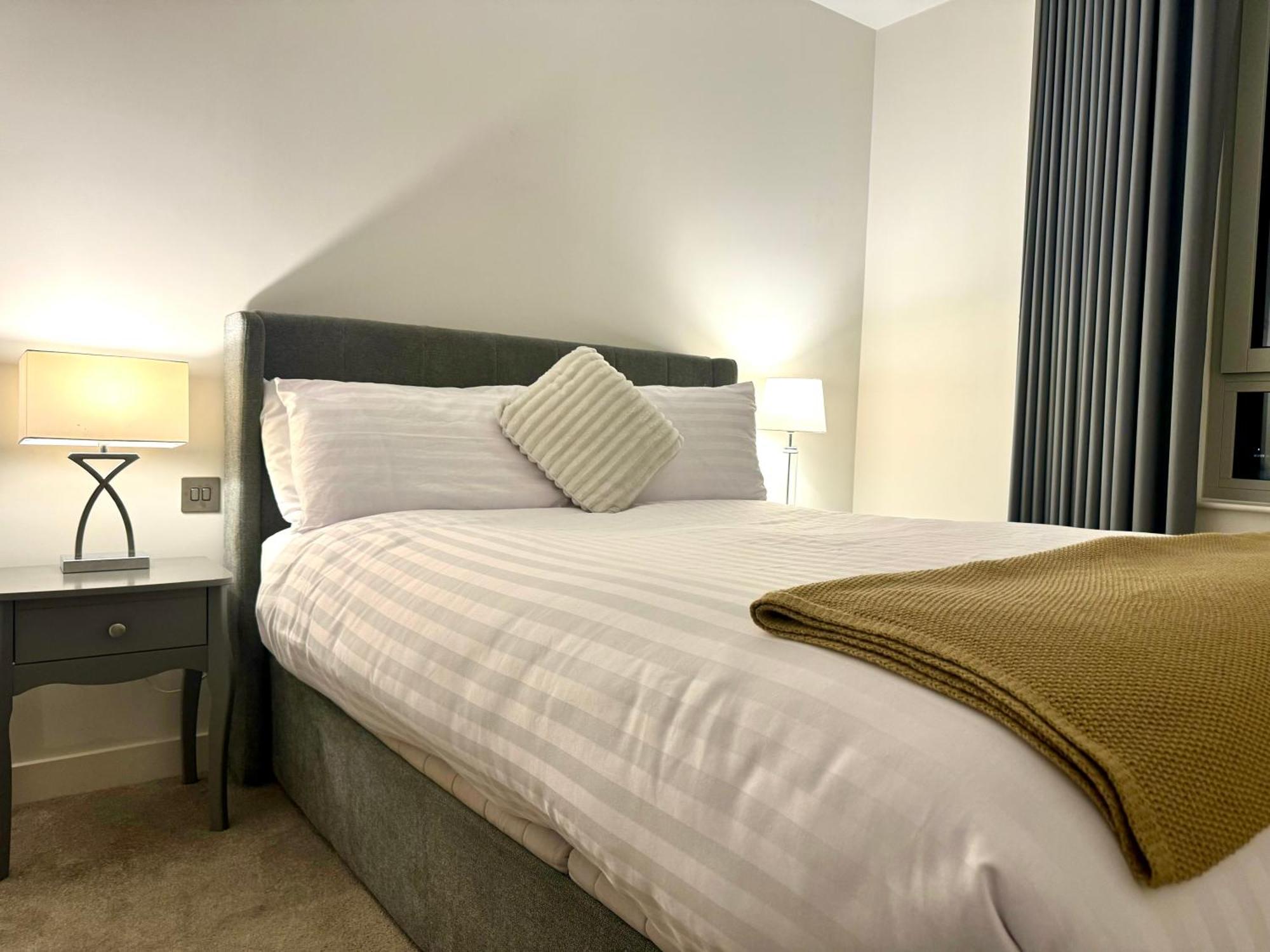 2 Bedroom Luxury Edgware Road By Wild Apartament
